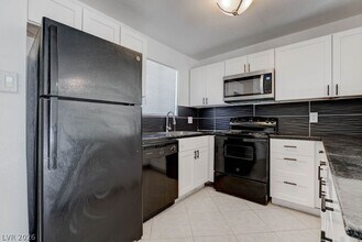 Building Photo - 5396 S Swenson St