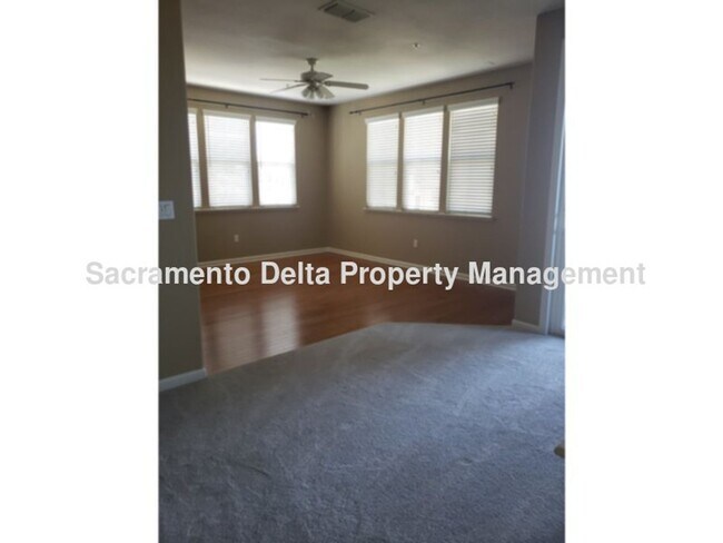 Foto del edificio - Adorable 2 bedroom 2 bath condo