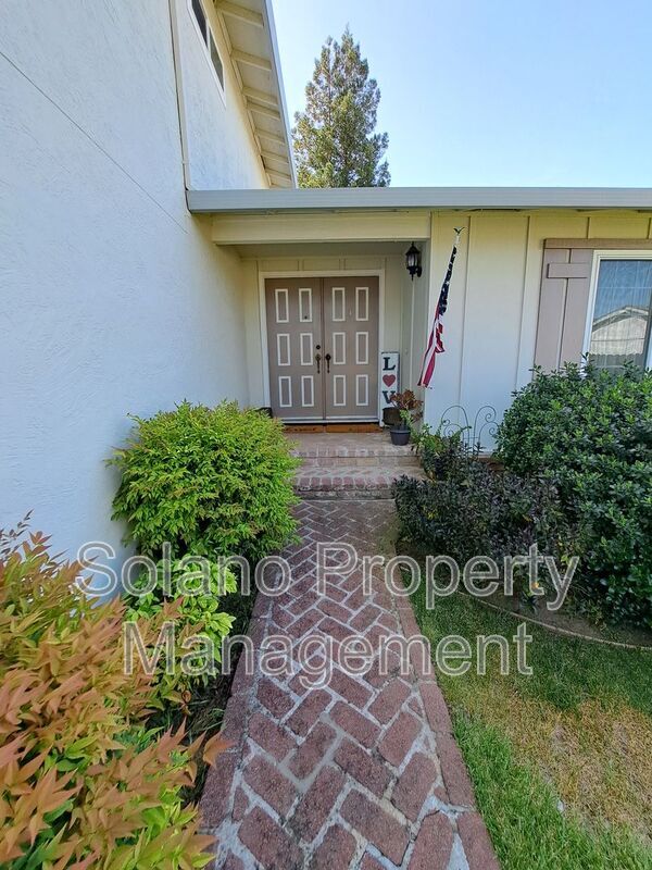 Foto del edificio - 110 Wayne Ct