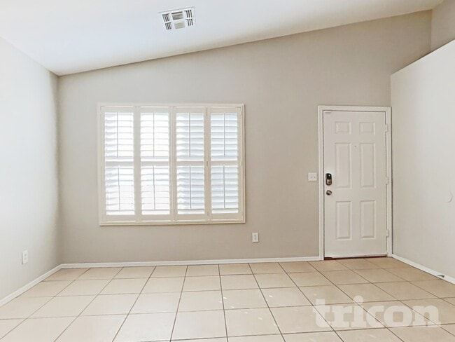 Foto del edificio - 15848 W Adams St