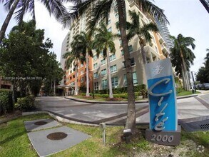 Building Photo - 2000 N Bayshore Dr