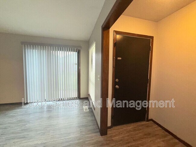 Foto del edificio - 8313 NW 7th St