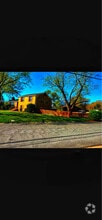 Building Photo - 7100 Park Rd