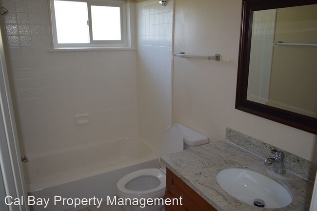 Building Photo - 949 Villa Ave