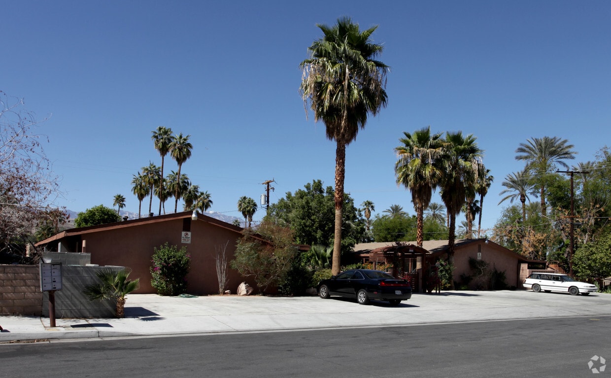 Primary Photo - 44635 Las Flores Ln