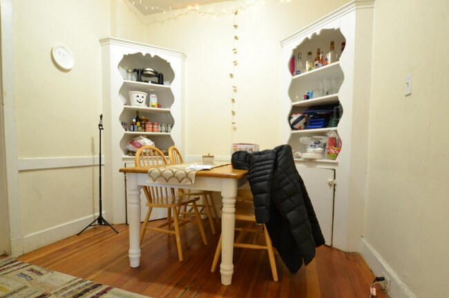 Building Photo - 316 Saint Paul St