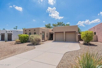 Building Photo - 1545 E Kings Ct