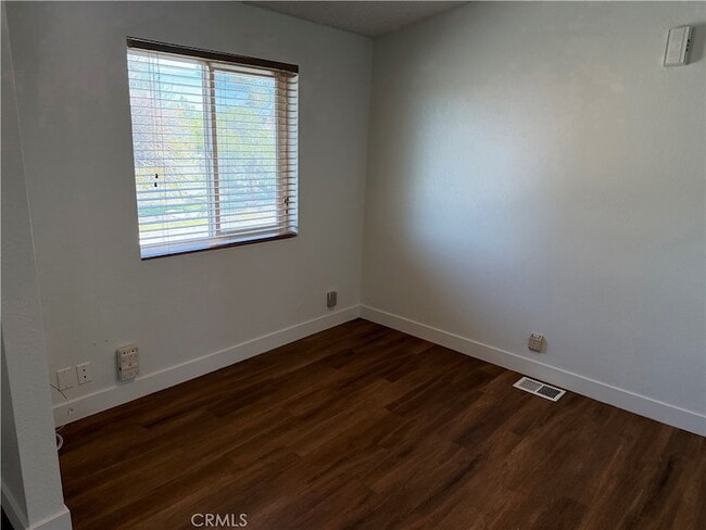 Building Photo - 381 Amador Rd