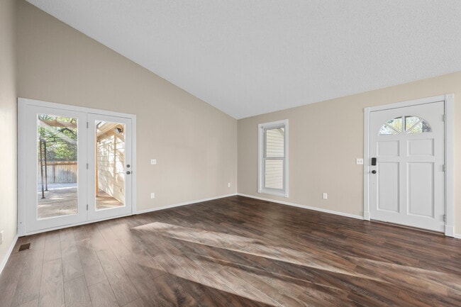 Building Photo - 12665 Grove Ct