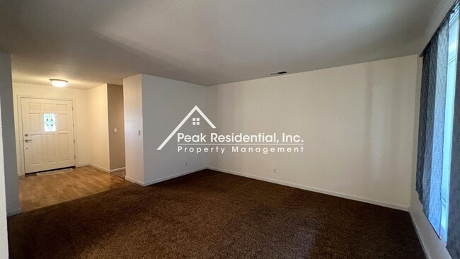 Building Photo - Updated 3bd/2.5ba Galt Home with 2 Car Gar...