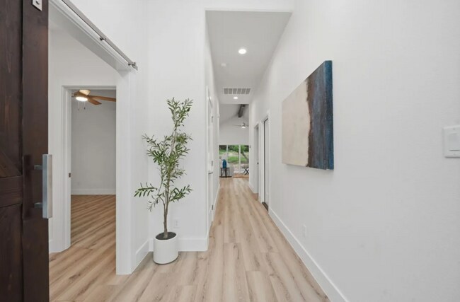 Building Photo - 1172 Johnson Rd