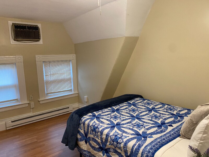 Foto principal - 105-107-107 Evergreen Ave