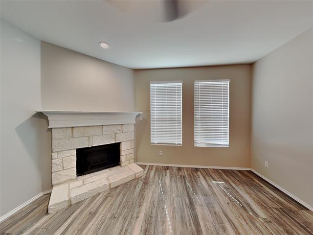 Foto del edificio - 215 Saddlebrook Ln