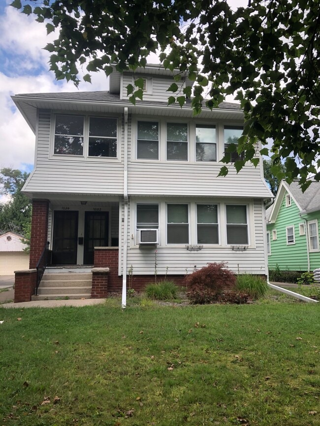 Building Photo - 1924 Princeton Dr