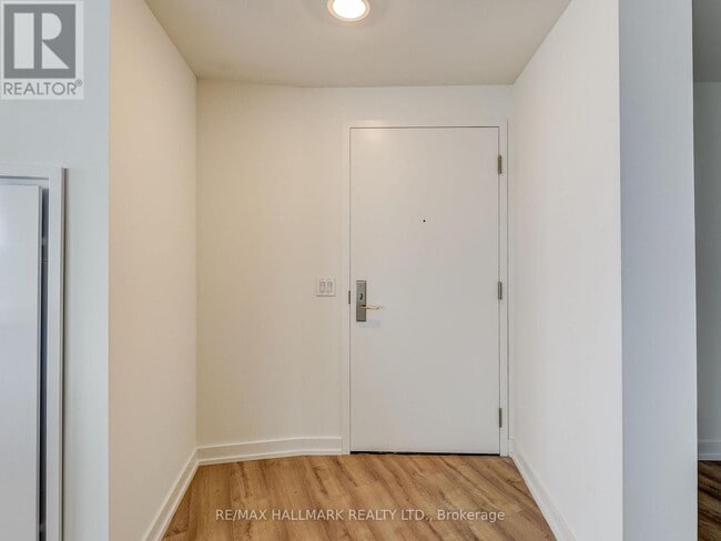 Photo du bâtiment - 135 E Liberty St