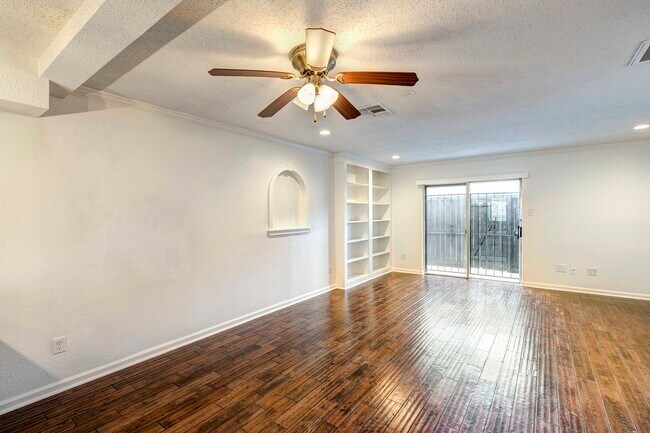 Building Photo - 1715 Moritz Dr