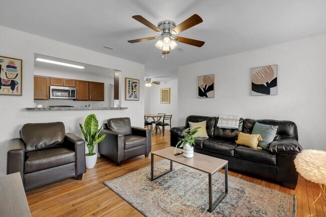 Building Photo - Beautiful 4 Bedroom House Available this F...