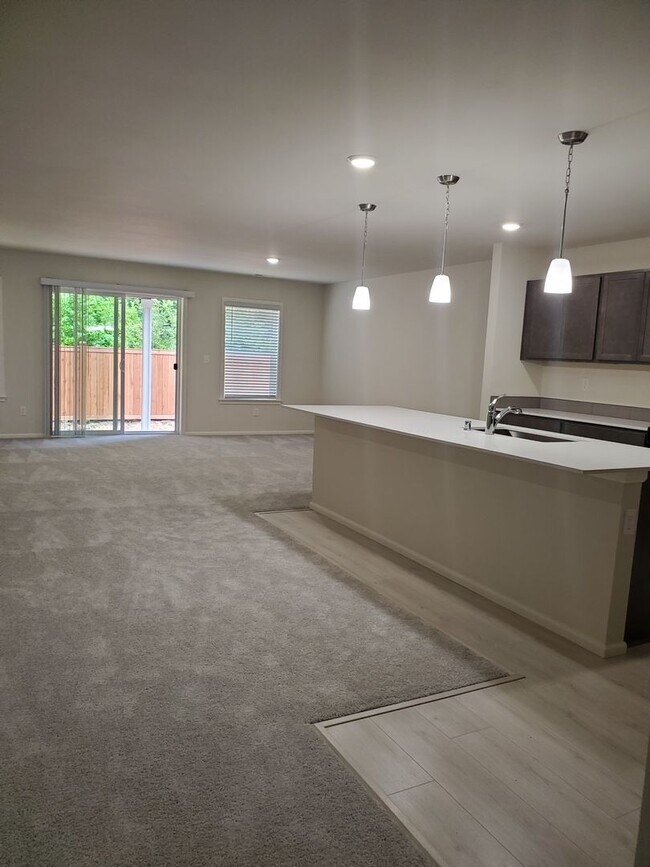 Building Photo - Beautiful 1-story home available for Rent!