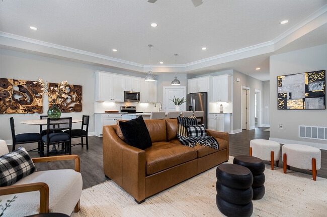 Building Photo - The Cove at Evans Farm