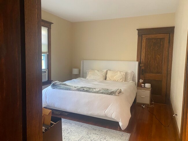 Fotografía del edificio - 616 Whalley Ave