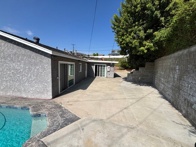 Building Photo - 677 Taft Ct