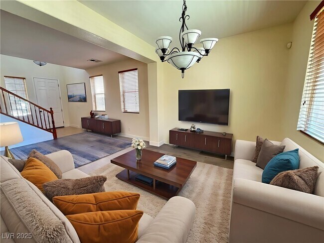 Foto del edificio - 8374 S Pioneer Way