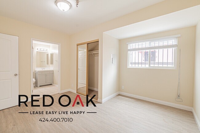 Foto del edificio - 12903 Roselle Ave