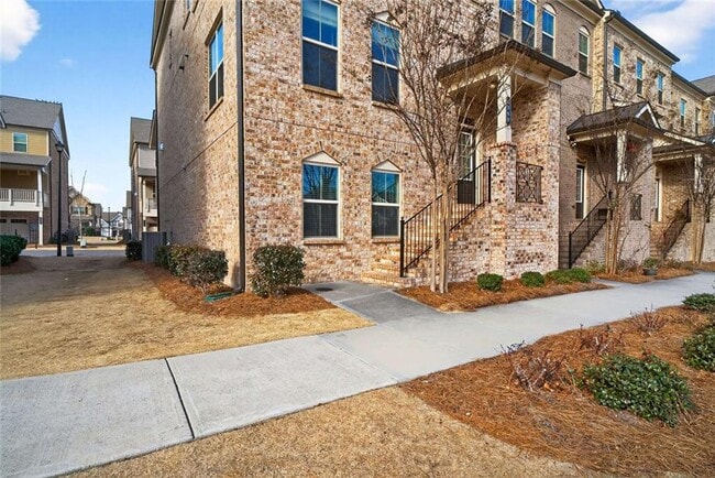 Building Photo - 3960 Redwood Dr