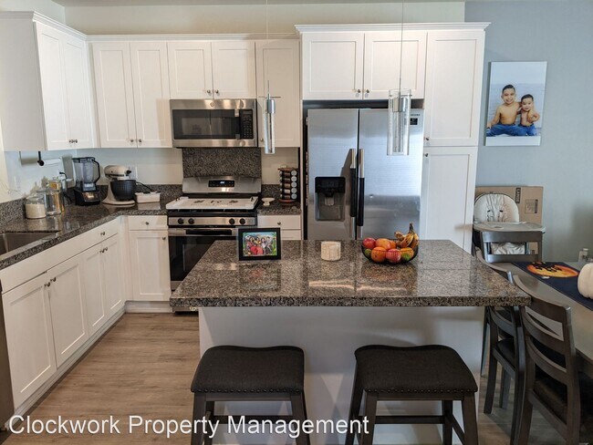 Foto del edificio - 3 br, 2.5 bath House - 5933 Oatfield Ave
