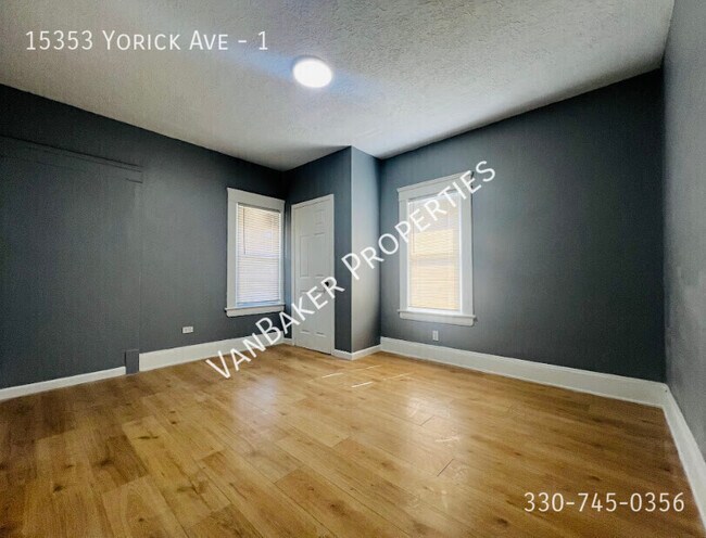 Building Photo - 15353 Yorick Ave