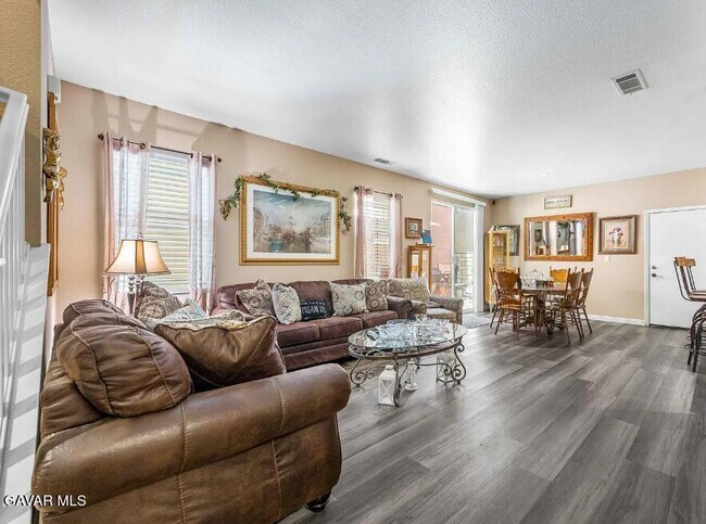 Building Photo - 2562 Kenwood Ct