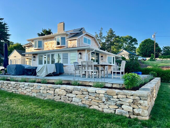 Foto del edificio - 672 Mulberry Point Rd