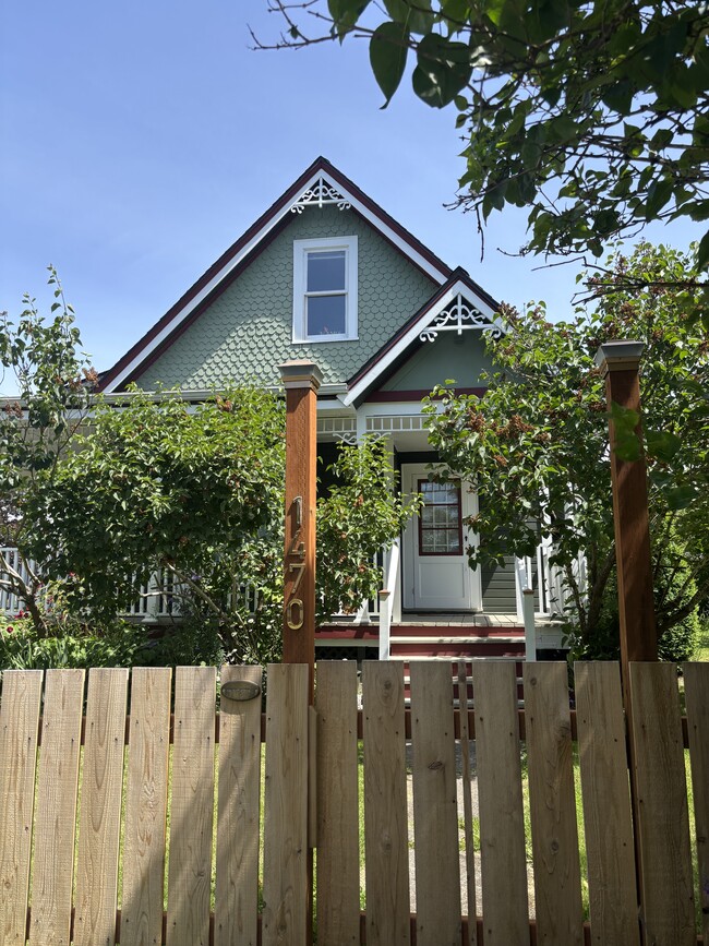 Building Photo - 1470 Iron St