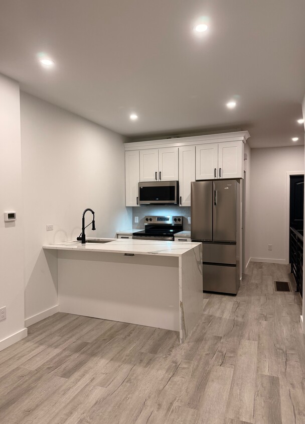 Foto principal - 3340 Potter St