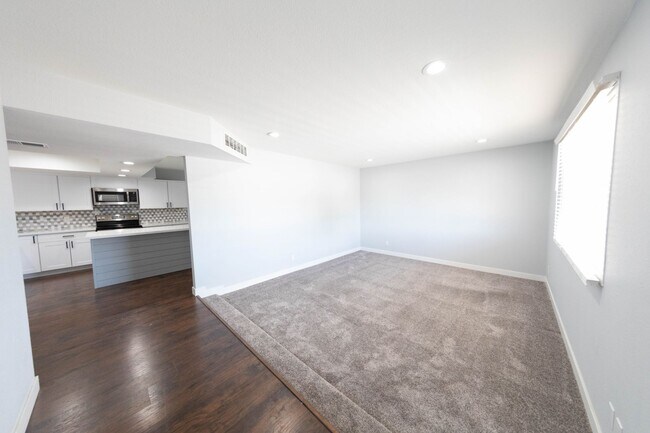 Foto del edificio - GORGEOUS remodeled 3 bedroom Tempe home wi...