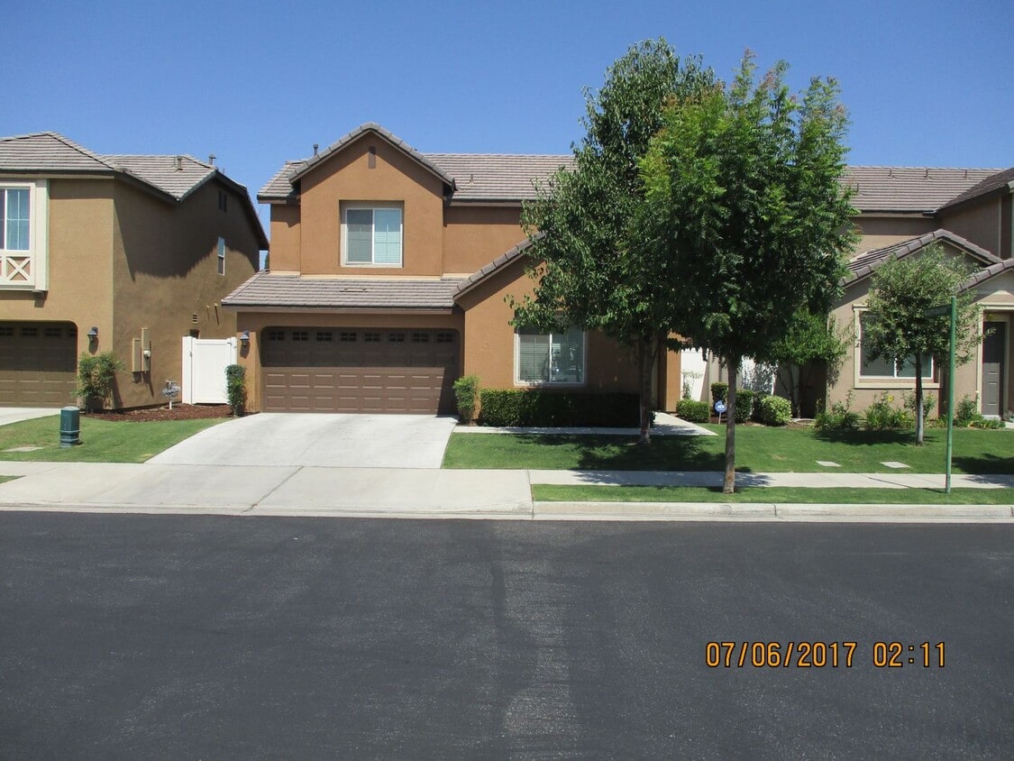 1722 Holt Rinehart Ave, Bakersfield, CA 93311 House Rental in