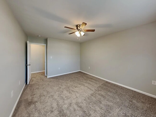 Building Photo - 261 Brooktree Dr