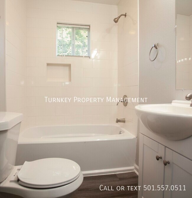 Foto del edificio - 2 bedroom 1 bath attached home in Little Rock