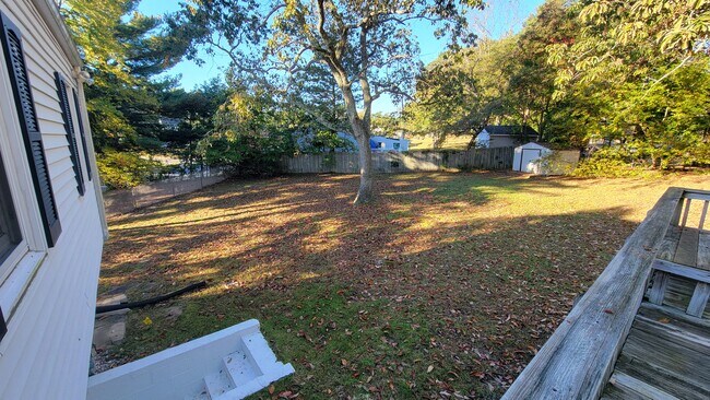 Building Photo - 43 Salem Hill Rd