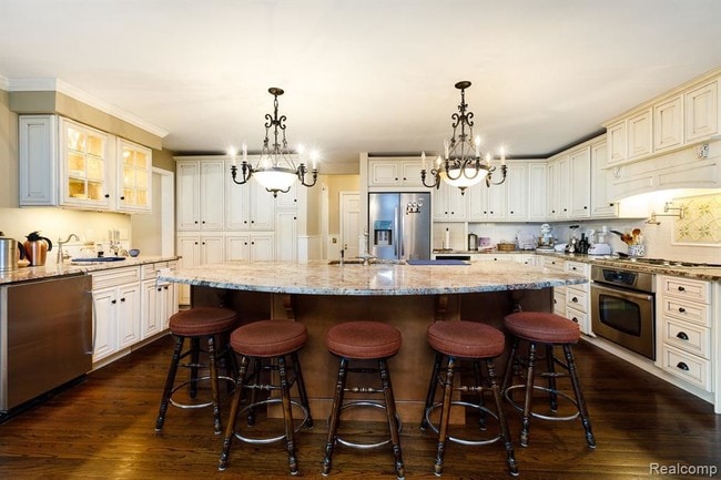 Building Photo - 328 Touraine Rd