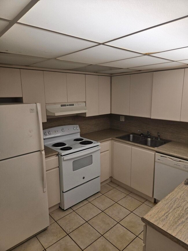 Building Photo - 3714 SW 60th Terrace
