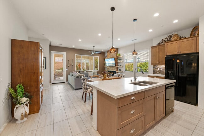 Building Photo - 78863 Amare Way