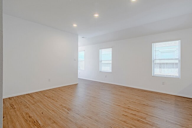 Foto del edificio - 6318 Astoria Pk Ln