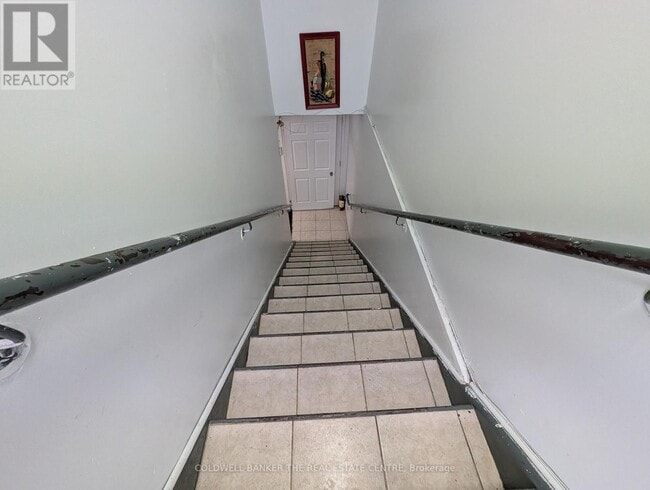 Building Photo - 2823 Danforth Ave