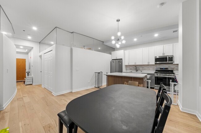 Foto del edificio - 208 W Washington St