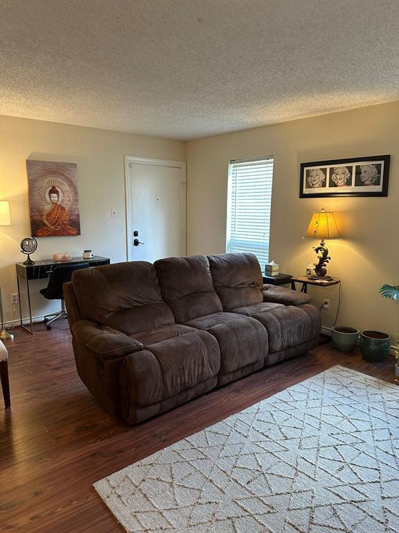 Primary Photo - 6402 Del Monte Dr