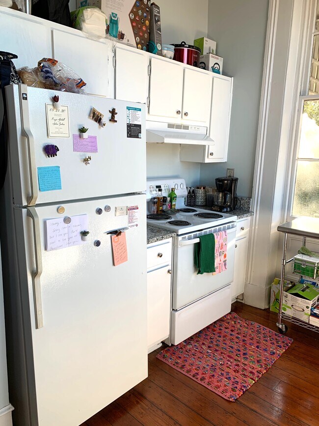 Kitchen - 12 Bee St