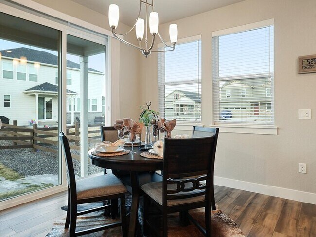Foto del edificio - 16015 Mountain Flax Dr