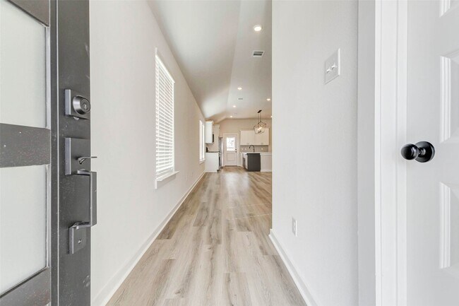 Foto del edificio - 6422 Pomona Ct