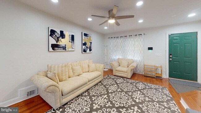 Foto del edificio - 52 Crittenden St NE